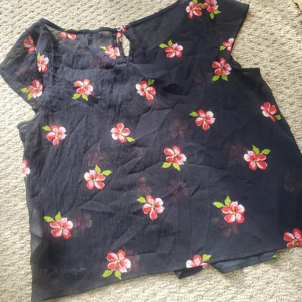 $40 Hollister | Navy Floral | Gauze Blouse - Picture 4 of 8